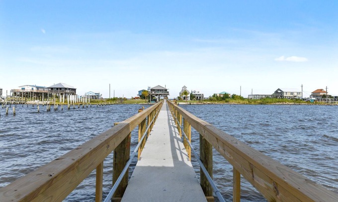 Lake Catherine Casa | Pelican Pier Beach House on Lake Catherine