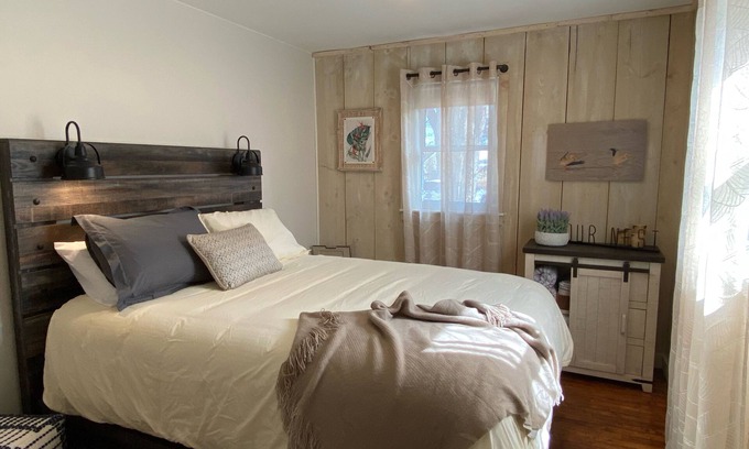 Kingsville Cabaña | Pelican Place ❤️ WALK EVERYWHERE! Your home away from home...