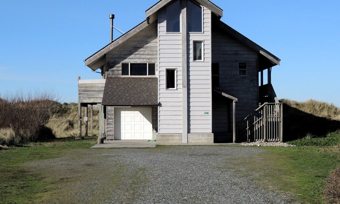 Gold Beach Casa | PELICAN WATCH AT ROGUE SHORES ON THE SOUTHERN OREGON COAST