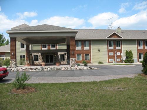 Levering Hotel | Pellston Lodge