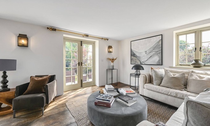 Rye Cabaña | Pelsham Farm Cottage - a holiday let that sleeps 8 guests in 4 bedrooms
