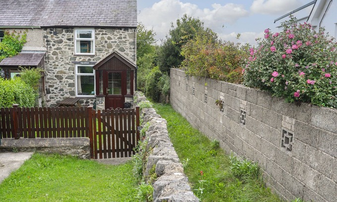 Rhondda Cabaña | Pen Dinas