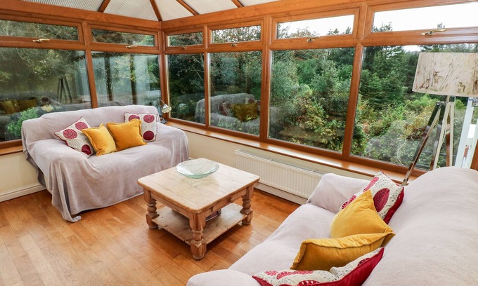Wiseman's Bridge Cabaña | PEN Y DAITH, pet friendly, character holiday cottage in Saundersfoot