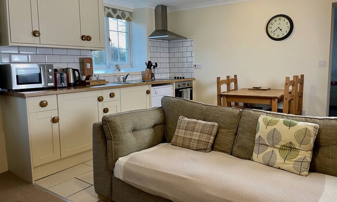 Trewassa Cabaña | Familiar-Rural-Baño privado con bañera-Vista al campo-Pendragon CottageHengroen