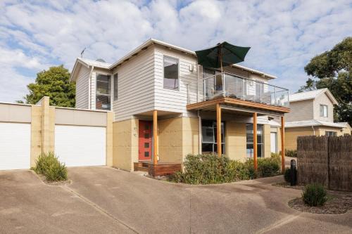 Cowes Casa | Penguin Place
