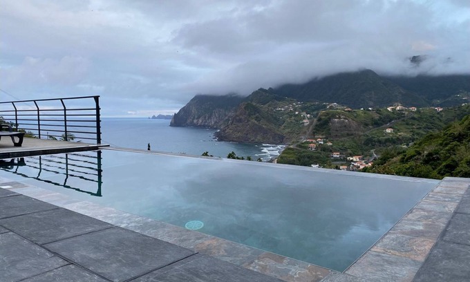 Porto da Cruz Casa | Penha D'Águia Villa by LovelyStay