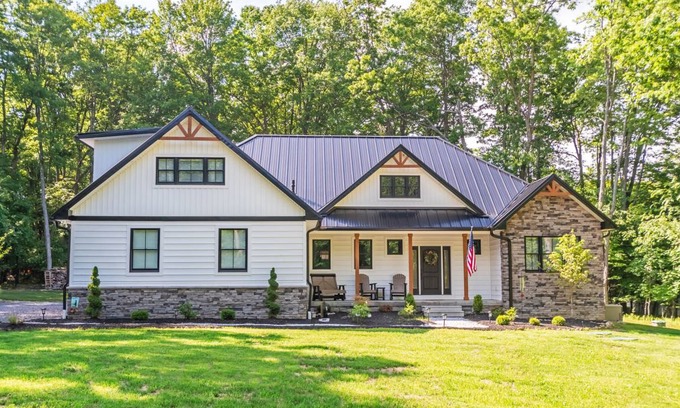 Blakeslee Casa | Penn Cove Dreams: Beautifully Decorated Lake Access Home