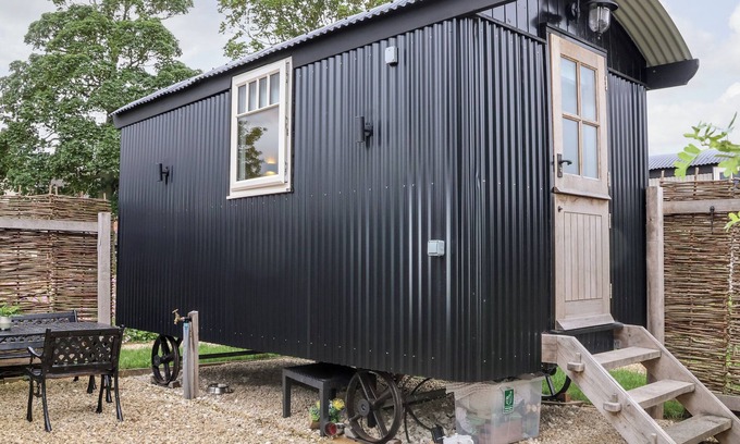 Pocklington Cabaña | PENNY, pet friendly, character holiday cottage in Pocklington