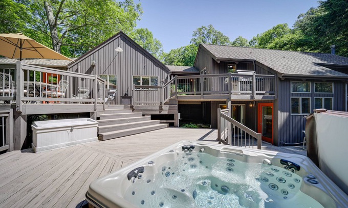 Penrose Casa | Penrose Vacation Rental w/ Deck & Hot Tub