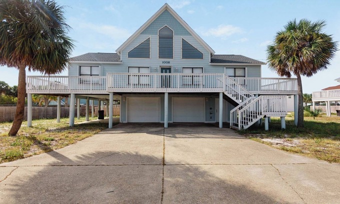 Toilla Segunda Casa | 🌴Pensacola Beach Getaway | Spacious Home w/Loft + Balcony 🌴Blue Heron