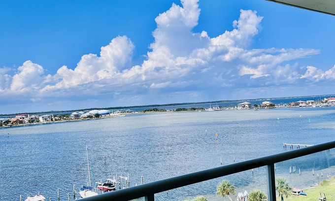 Villa Sabine Condominio | Pensacola Beach Waterfront Condo - Yacht, Pool, Tennis, Beach Club - 7th Floor