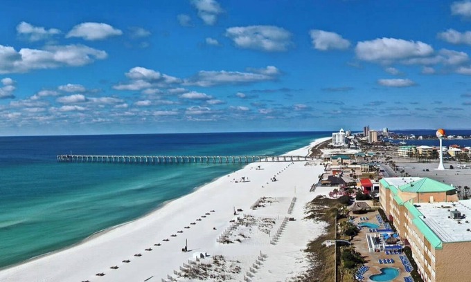 Warrington Casa | Pensacola Cottage with private & fenced yard - close to NAS & Blue Angels