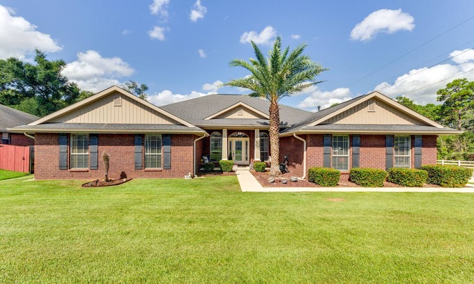 Brent Casa | Pensacola Home w/ Private Lanai, 9 Mi to Downtown!