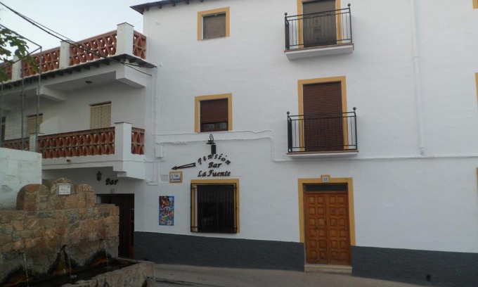 Yegen Casa | Pensión La Fuente