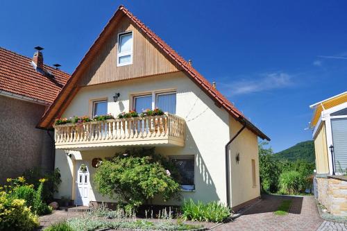 Neuenhof Casa | Pension "AM RENNSTEIG"