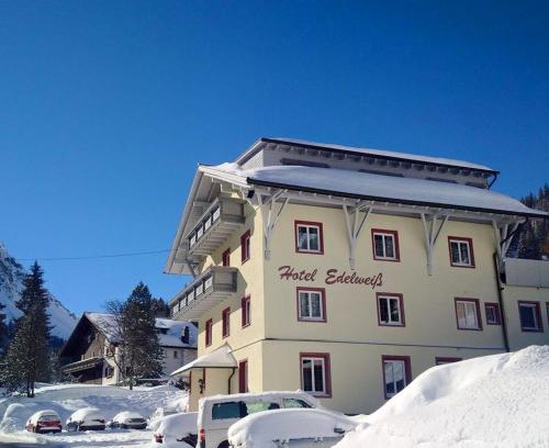 Gargellen Casa | Pension Edelweiss - Bergdorf Gargellen 1423m - 200m zur Schafbergbahn