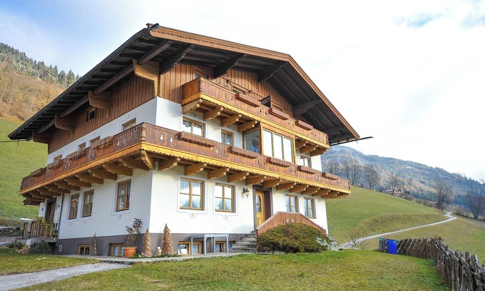 Stuhlfelden Apartamento | Pension Grubhof FW C, Stuhlfelden, sunny location, valley view, family-friendly.