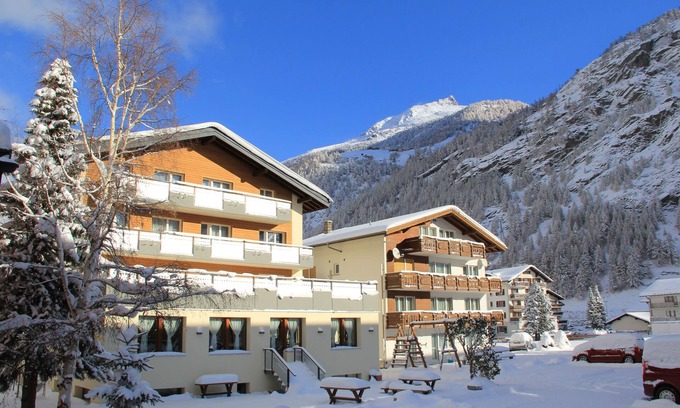 Saas Grund Hotel | Pension Heino