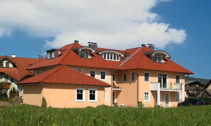Anthering Casa | Pension Hiesel-Villa Untersbergblick