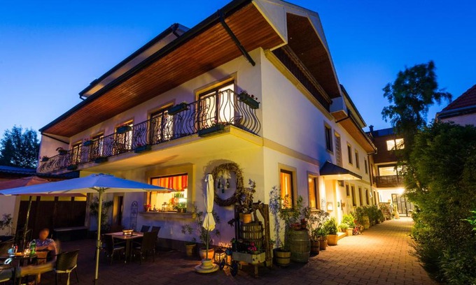 Morbisch am See Casa | Pension Julia & Haus Elisabeth - Wallner's Hofheuriger & Weinhof