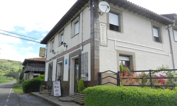 Tineo Casa | Pension Parrilla Casa Vicente