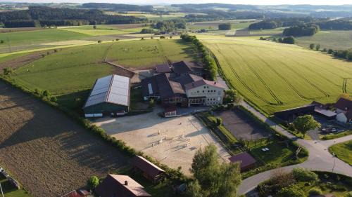 Seebarn Casa | Pension & Reitschule Fuchsenhof
