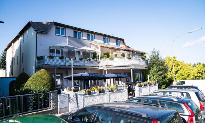 Bad Sauerbrunn Casa | Pension & Restaurant La Amalia