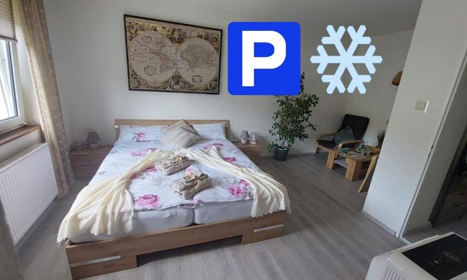 Oos Apartamento | Pension RINGO, Airport Pit Stop, Bahnhof und Flughafen in der Nähe