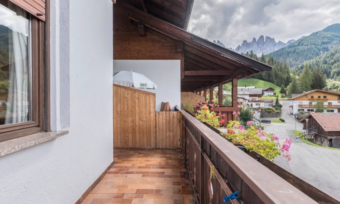 Santa Maddalena Apartamento | 'Pensión Sonia Apartamento 102' con vistas a la montaña, jardín y Wi-Fi