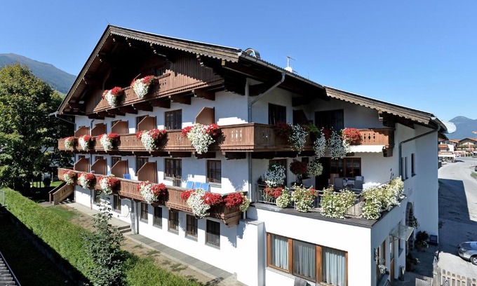 Uderns Casa | Pension Traube