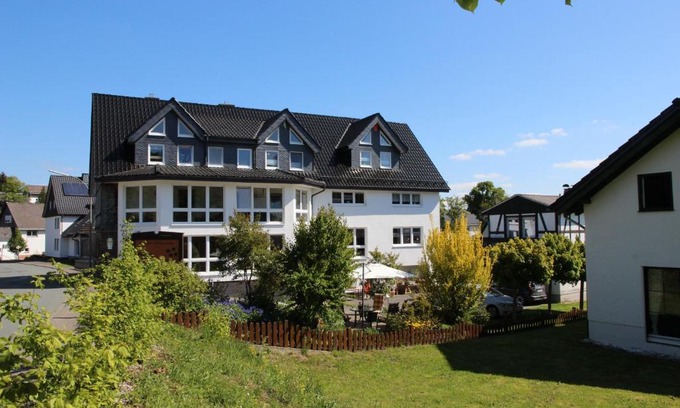 Medelon Casa | Pension und Ferienwohnungen Schweinsberg