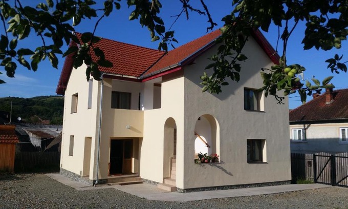 Almasu Mare Casa | Pensiunea agroturistica "Cheile Cibului"