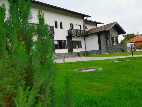 Calugareni Casa | Pensiunea Câmpia Soarelui