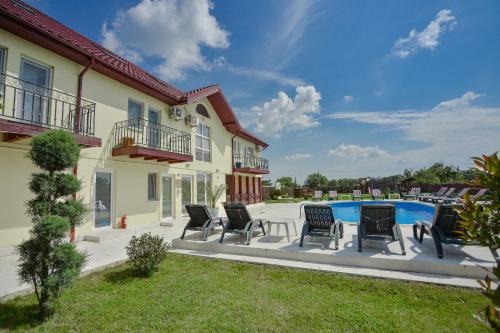 Crisan Casa | Pensiunea Ovidiu