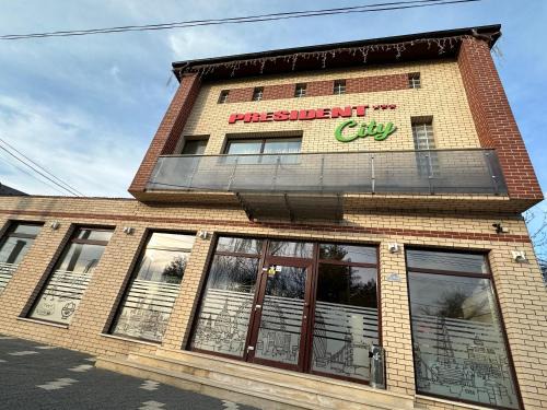 Rosiorii de Vede Casa | Pensiunea President City