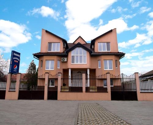 Arad Casa | Pensiunea Sangria Blue