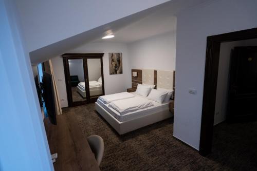 Arad Casa | Pensiunea White Residence