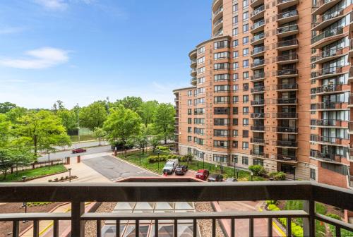 Pentagon City Apartamento | Pentagon City Escape - Contemporary & Comfy