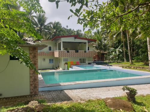 Irosin Casa | Pentaqua -Dineros Guest House
