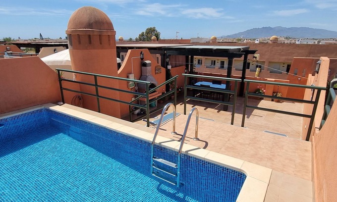 Playa de Vera Apartamento | Apartamentos Paraíso, Ático B a pie de Playa, piscina privada en solárium, WI-FI