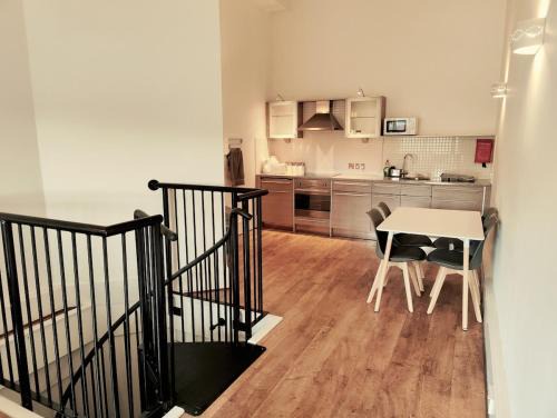 Dewsbury Apartamento | PENTHOUSE APARTMENT - FREE GARAGED Parking - BALCONY - GYM
