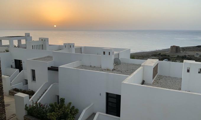 Playa Macenas Apartamento | Penthouse Apartment With Large Terrace Overlooking the sea