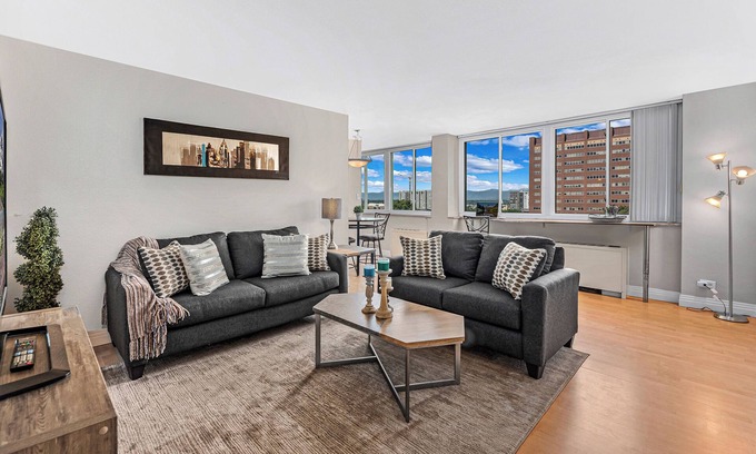 Capitol Hill Condominio | Penthouse Condo with Views