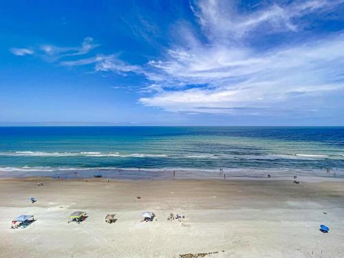 New Smyrna Beach Apartamento | Penthouse Condo with wrap around views of the ocean - SR802