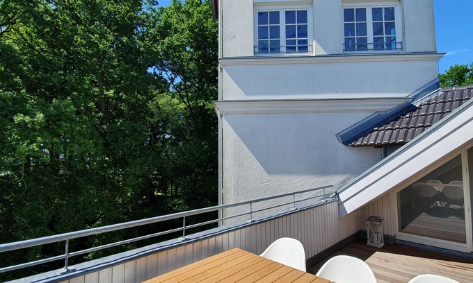 Hohen Niendorf Apartamento | Penthouse / Ferienwohnung mit Turmzimmer und Dachterrasse