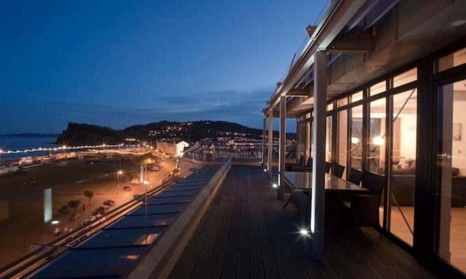 Teignmouth Apartamento | Penthouse Five - Stunning Spacious Apartment with Unrivalled Panoramic Sea Views