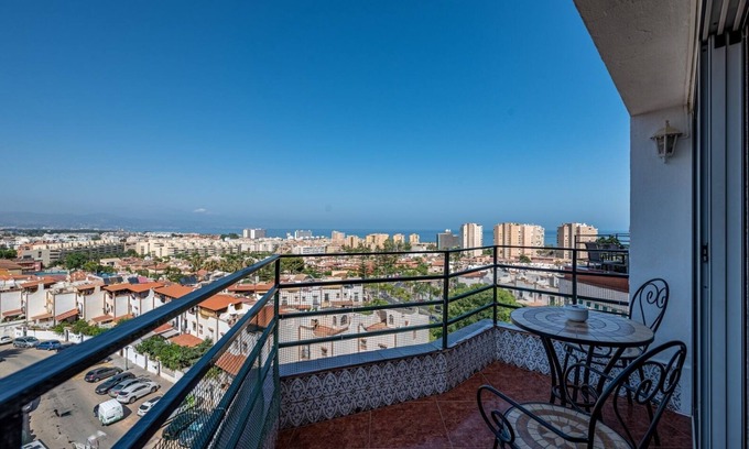Torremolinos Hotel | Ático para el relax completo con vistas a la Bahía de Malaga