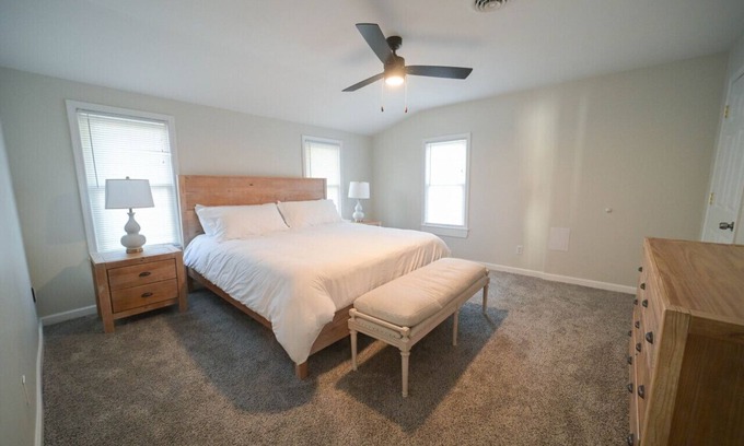 Sylvan Beach Condominio | "The Penthouse" - Top Floor Lux Condo in Sylvan! Internal name: Penthouse - Sleeps 9