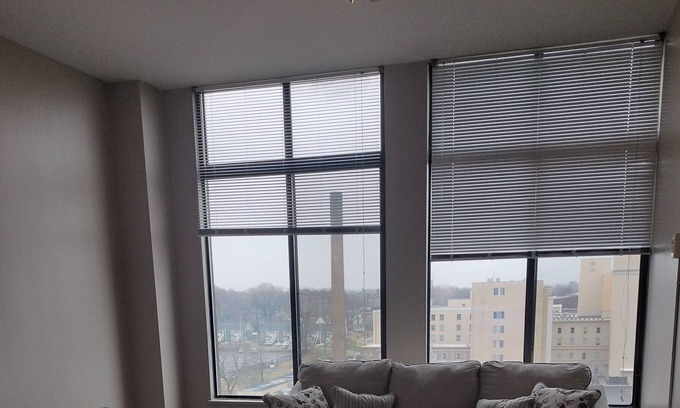 St. Louis Apartamento | PENTHOUSE in the Delmar Loop area with amazing city views. Very family friendly.