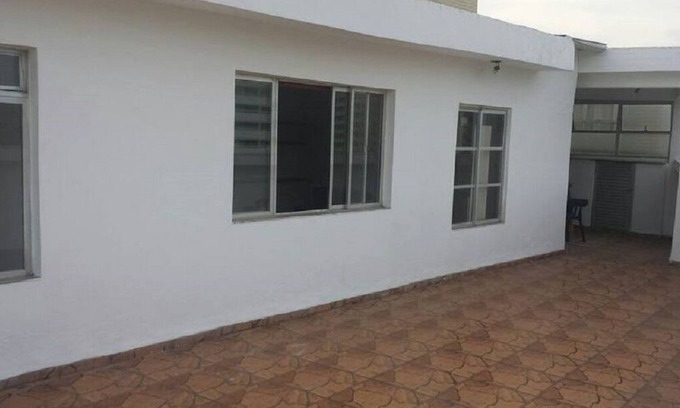Tupi Apartamento | Cubierta maravillosa! En el pueblo Tupi Con barbacoa, a una cuadra de la playa!